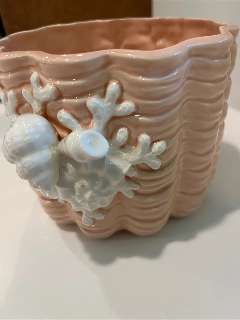 Vintage FITZ AND FLOYD CACHEPOT Peach w/ raised White Seashells/coral on side